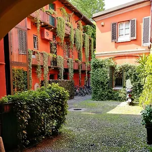  Appartamento Alzaia Naviglio Grande Italia